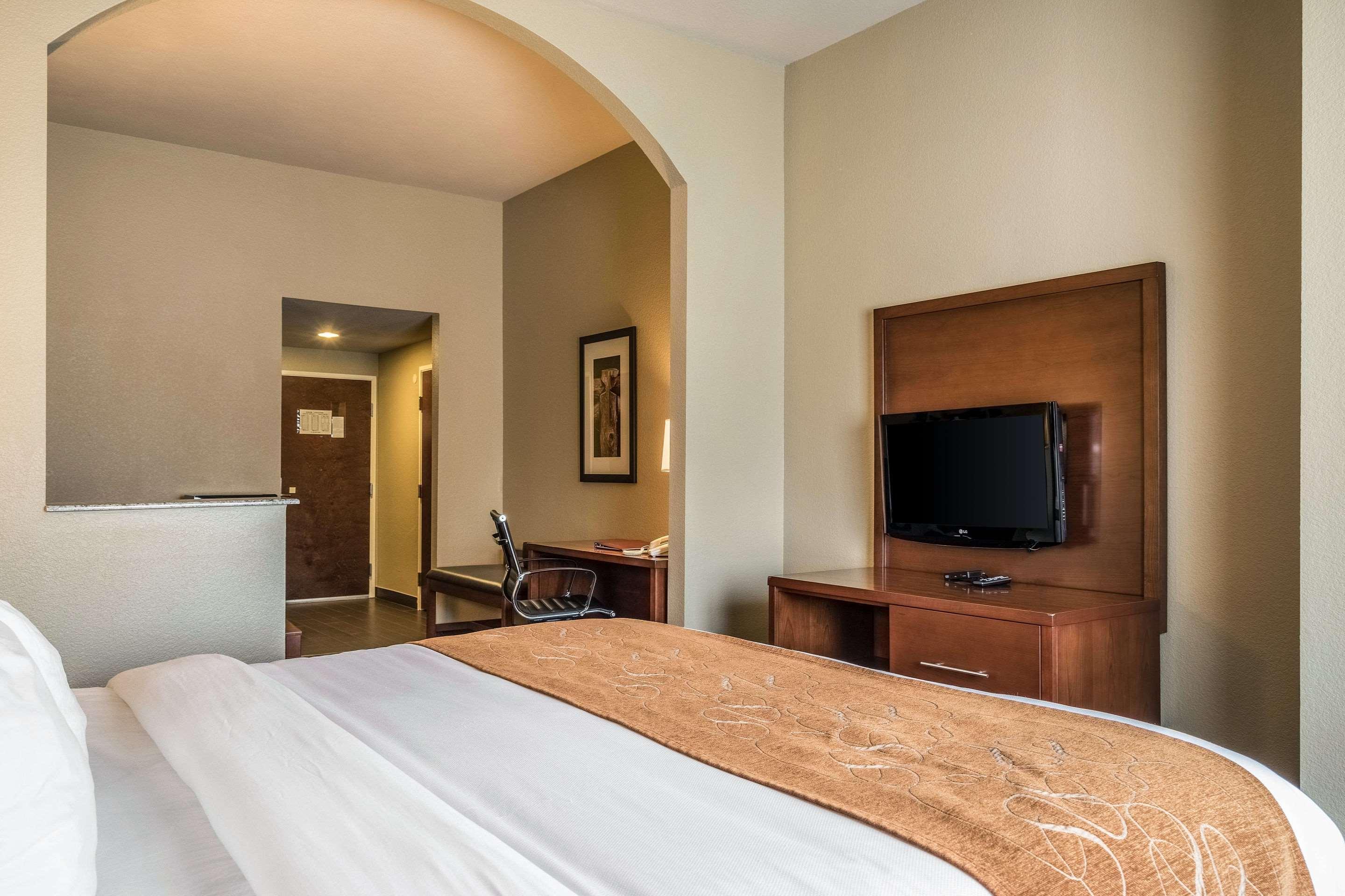 Comfort Suites Near Texas State University San Marcos Bagian luar foto