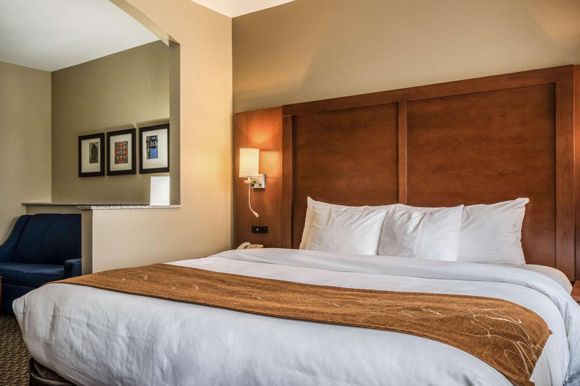 Comfort Suites Near Texas State University San Marcos Bagian luar foto